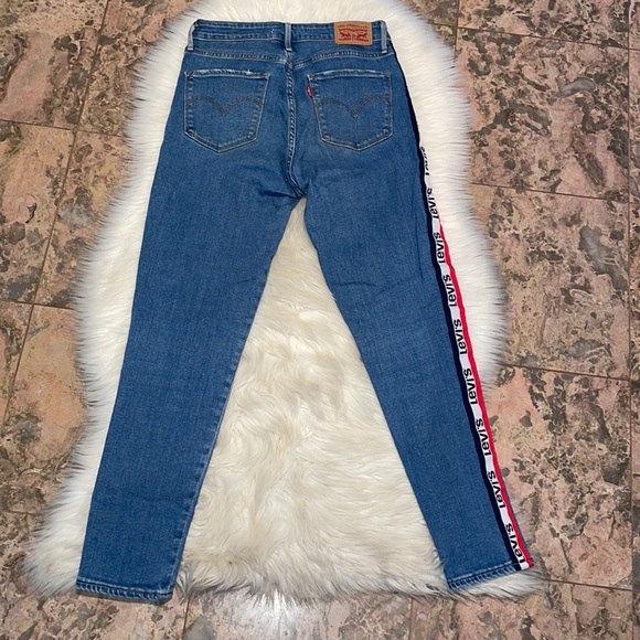 Levi’s Spell Out High Rise Skinny Jeans - Picture 4 of 8